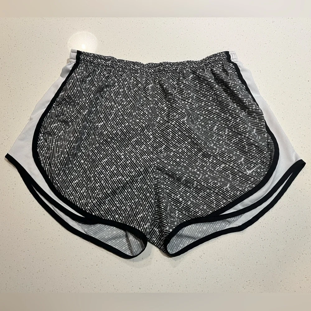 Nike Dri-Fit Tempo Running Shorts in Black & White Size Large